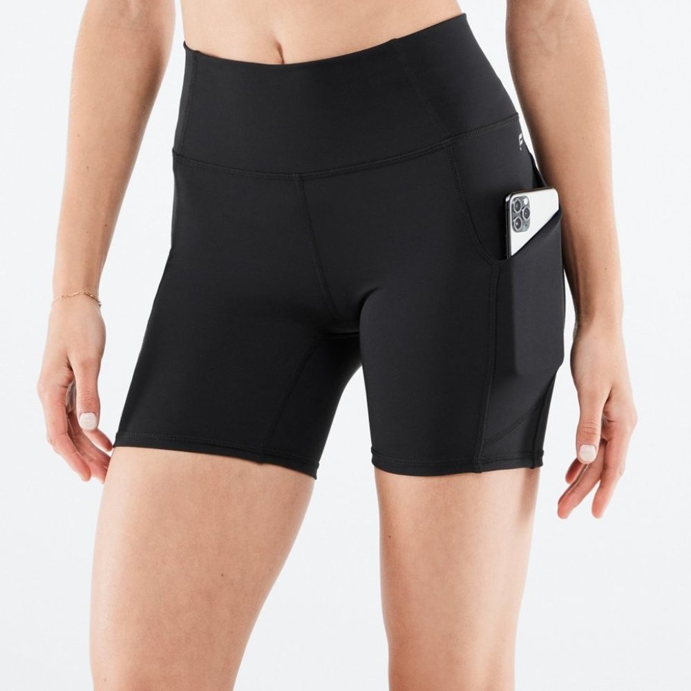 Fabletics 6" Oasis High-Waisted Biker Short Black W/ Pockets |  Large